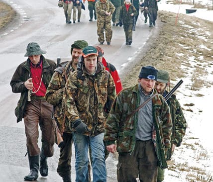 Sifos unders&ouml;kning avsl&ouml;jar att det i sj&auml;lva verket &auml;r cirka 550 000 svenskar som jagar. Det inneb&auml;r att j&auml;gark&aring;ren &auml;r mer &auml;n dubbelt s&aring; stor &auml;n vad jaktkortsregistret visar.