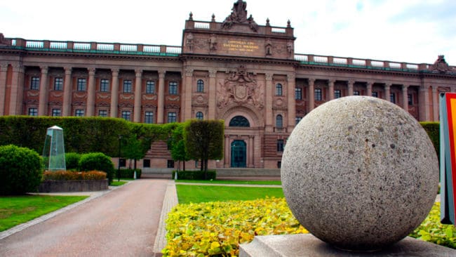 Vad anser de åtta riksdagspartierna om frågor som berör jägarna? Jakt & Jägare har inför valet på söndag ställt partierna mot väggen om bland annat rovdjuren, klövviltsförvaltningen och vapengarderoben.