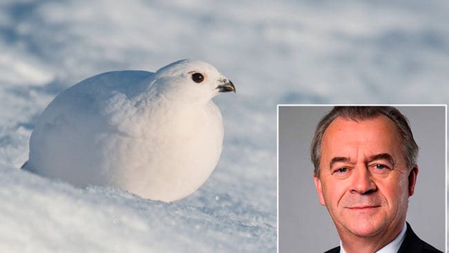 Sametinget har tagit upp frågan om att samer borde få jaga och fiska utan att betala för jakt- och fiskekort. Landsbygdsminister Sven-Erik Bucht (S) tycker att frågan är intressant.