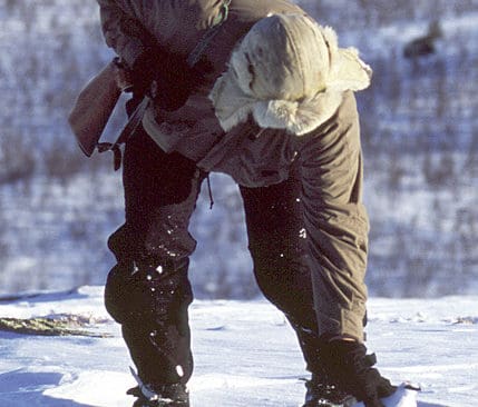 Ripjägare och andra som jagar på statens mark i fjällen utsätts för allt för mycket krångel i samband med årstillstånden, tycker Jägarnas Riksförbund, som kräver en återgång till de gamla reglerna