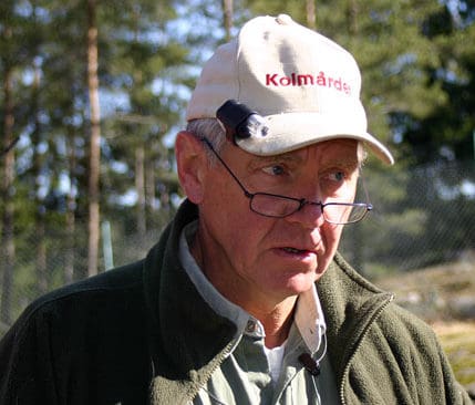 Bengt Röken, Kolmårdens chefveterinär, fortsätter jaga rymlingsvargarna utanför Kolmården. I februari tvingades han dessutom jaga en vild varg, som höll på att bli instängd strax utanför Vildmarkshotellet i Kolmården.