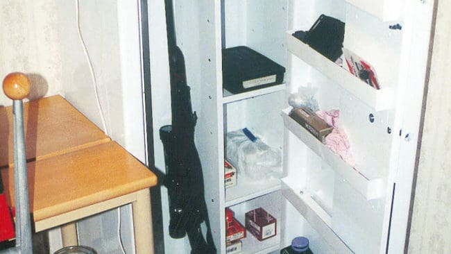 Nästa år måste skyttar och jägare räkna på hur mycket krut det finns i ammunitionen som förvaras i säkerhetsskåpet. Dessutom får högst två kilo krut förvaras i skåpet för den som sysslar med handladdning.