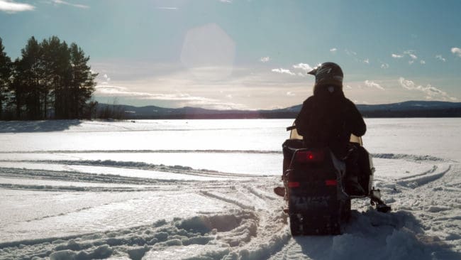 Skoterföraren hittade skutna djur på sjöisen två dagar i rad förra helgen. (arkivbild)