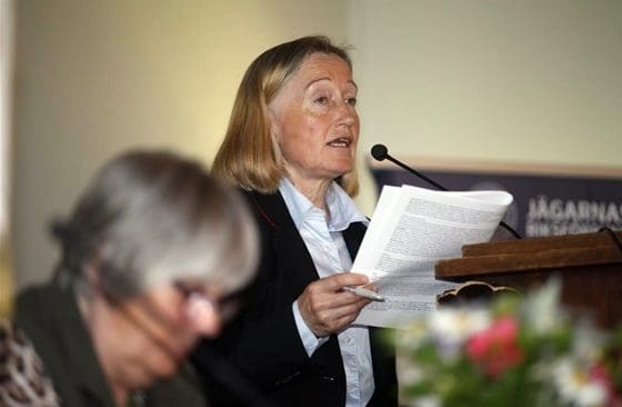 Ordföranden i Jägarnas Riksförbund vill att EU:s ansvarsområden ses över. EU ska inte syssla med den svenska vargfrågan, anser hon.