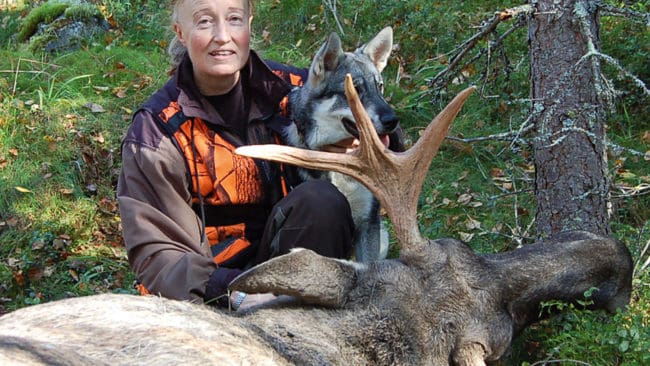 JRF-basen Solveig Larsson är med i vargdebatten i SVT:s Opinon Live, som kritiserats för att inte ha sakliga debatter. ”Vi måste föra fram våra medlemmars hållning i olika medier”, säger hon inför TV-sändningen, där det krävs att alla i publiken anger sitt personnummer ”av säkerhetsskäl”.