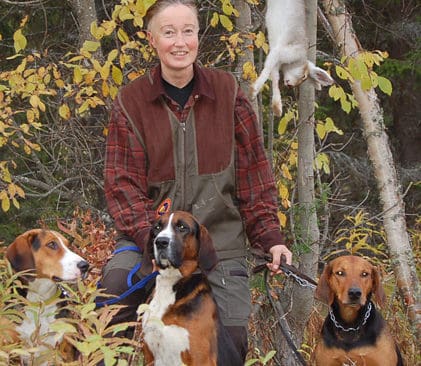 Hotet mot v&aring;ra jakhundraser inneb&auml;r att ett verkligen ursprungligt och bevarandev&auml;rt kulturarv beh&ouml;ver skyddas, skriver JRF-basen Solveig Larsson aprop&aring; riskerna f&ouml;r jakthundar i vargmarker.