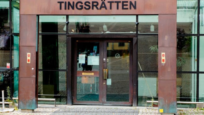 Södertälje tingsrätt friar mannen som sköt Sjundatiken för att freda sin hund. Det var inget missbruk av paragraf 28. Kommentarer om händelsen via telefon eller vargfientliga uttalanden ger inget stöd för påståendet om brott, anser tingsrätten.