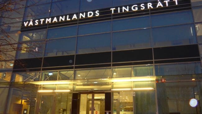 Snart börjar den uppmärksammade rättegången mot Karl Hedin. Samtidigt tillkommer nya uppgifter som berör ett vittne.