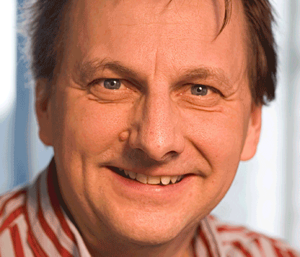 V&auml;rldsnaturfondens Tom Arnbom anser att regeringen felciterar rapporten om illegal jakt p&aring; varg.