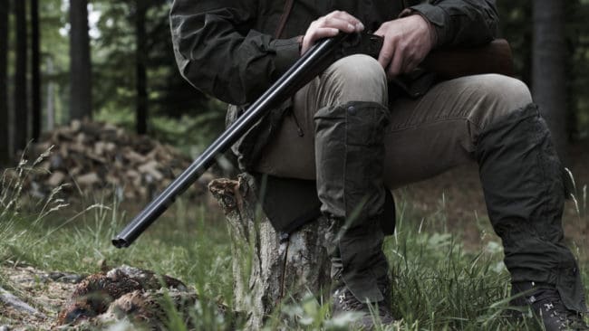 Just nu är det åtta veckors handläggningstid för licenser på jaktvapen i Dalarna, Värmland och Örebro