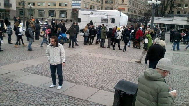 Det var dåligt med besökare på vargmanifestationen i Stockholm när det var dags för huvudnumren i arrangemanget.