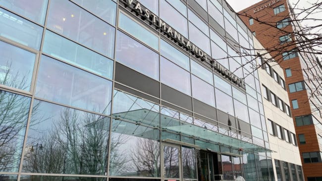 Den tredje rättegångsdagen förväntas åklagaren kalla en polis att vittna.