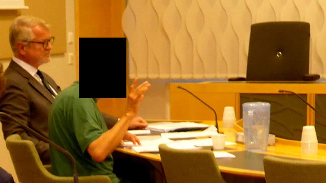 Trots isoleringen i häktet har den kände vargdebattören i jakthärvan i Västmanland fått vetskap om att han har en stor stödgrupp på Facebook. Via sin advokat har han fått ut ett tack och en hälsning: ”detta är bara början på en lång resa”.