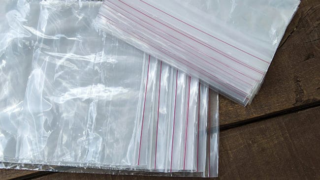 Under förundersökningen berättade det så kallade huvudvittnet bland annat att hon hade servat sin man med zippåsar i vilka köttfärs med giftet karbofuran vägdes upp – i syfte att döda varg. Detta är dock uppgifter som hon har tagit tillbaka.