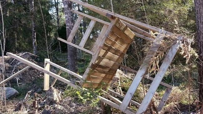 Förstörda jakttorn och vandaliserade stugor. Polisen uppmärksammade mannen då han misstänktes för andra brott. (arkivbild)